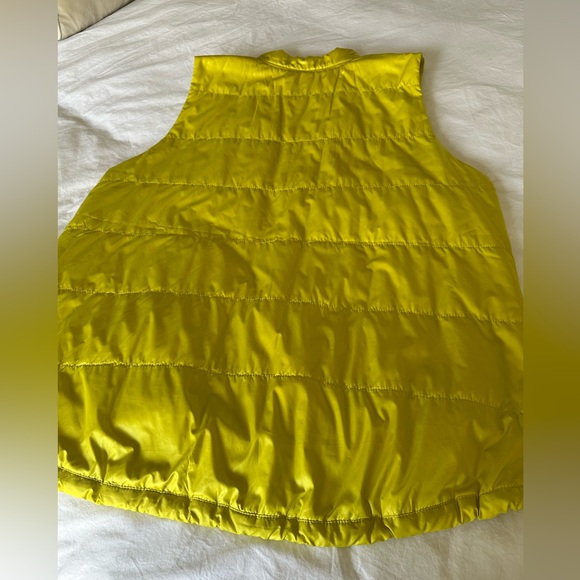 Banana Republic vest, size large - Picture 13 of 13